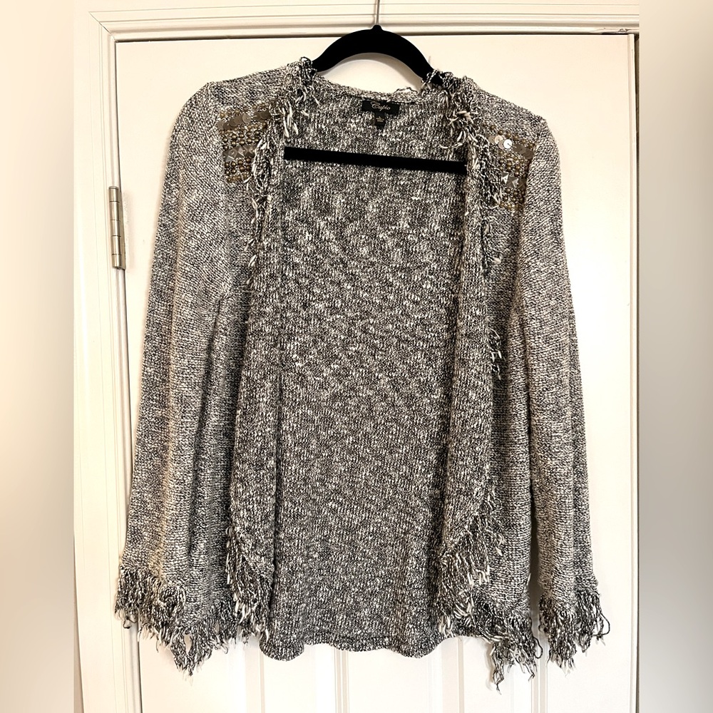 Size L Cupio Crop Cardigan Sweater